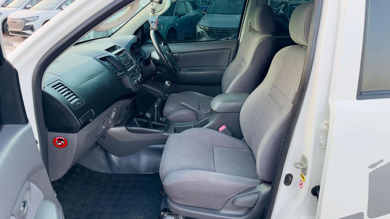 تويوتا هيلوكس PREMIUM BULL BAR INSTALLED | SPORTS BAR WITH BASKET | 3.0L DIESEL ENGINE | RHD | 2012 | MANUAL TRANS