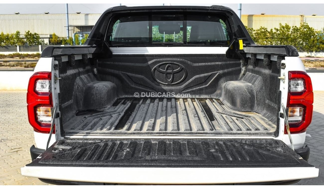 Toyota Hilux 2023 Toyota Hilux 4x4 DC 2.8 GR Sport D AT - White inside Black