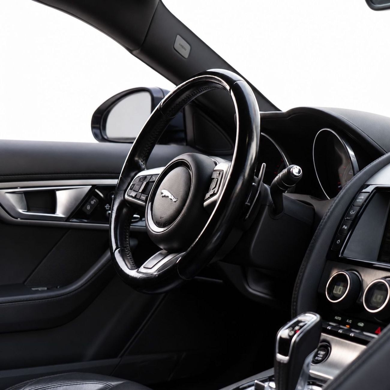 Jaguar F-TYPE STANDARD AED 6,433 P.M • 0% Downpayment • Jaguar F-Type V6 • 1 Year Warranty