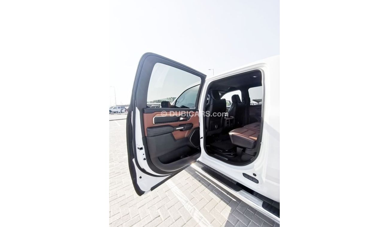 رام 5500 Dodge RAM Longhorn - 2022 - White