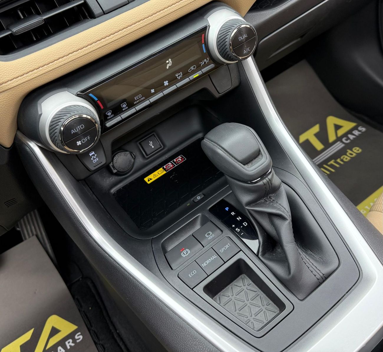 Toyota RAV4 VX 2.5L 2022 Toyota Rav4 VX, 2025 Toyota Warranty, Full Toyota Service History, Low Km, GCC