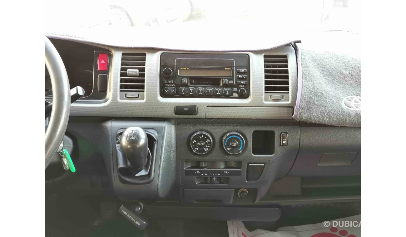 تويوتا هاياس 2.7L 4CY Petrol, 15" Tyre, Xenon Headlights, Manual Gear Box, Fabric Seats, Tuner Radio (LOT # 9261)