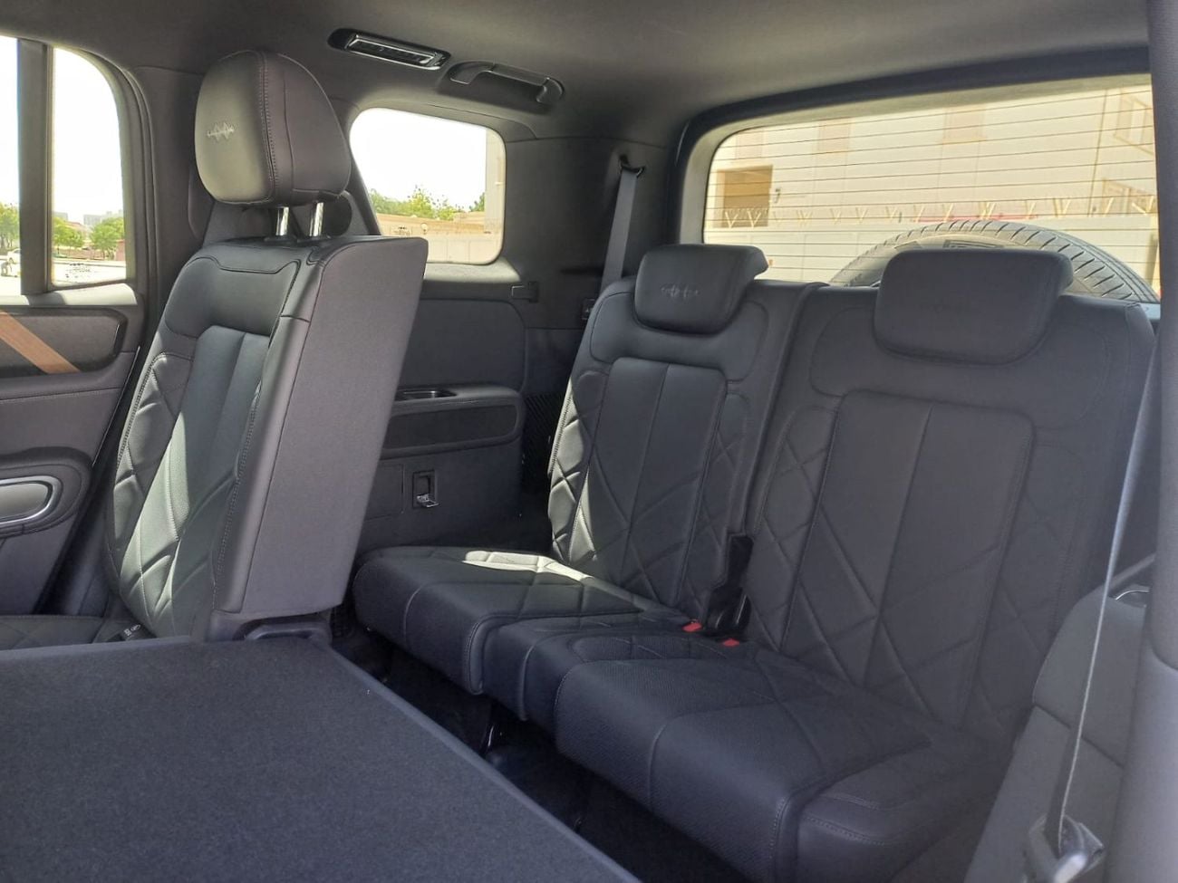 بي واي دي ليوبارد 8 Smart and Brave Flagship Edition (7 Seats)