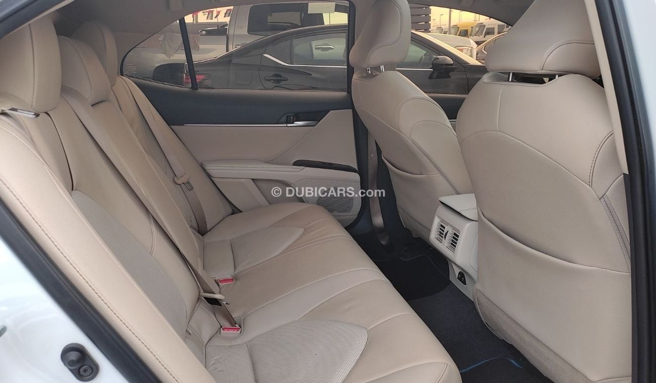 Toyota Camry GCC Full options, Hybrid, 2.5L,