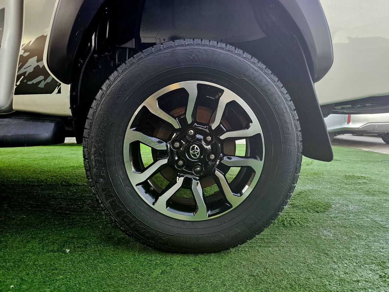 Toyota Hilux PATROL/ AUTO GEAR/ WIDE BODY / AUTO WINDOWS / FULL OPTION