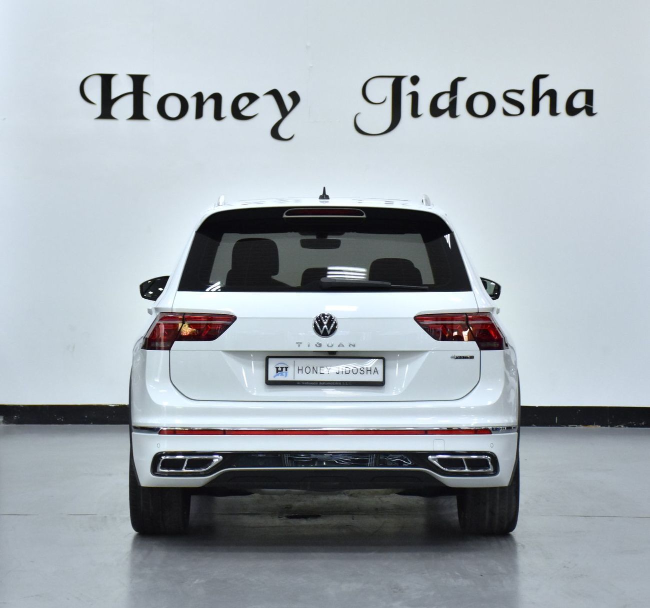 فولكس واجن تيجوان Volkswagen Tiguan R-Line 4Motion ( 2024 Model ) in White Color GCC Specs