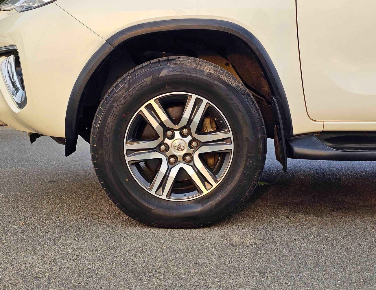 Toyota Fortuner EXR/ 4WD 2.7L/ GCC/ LEATHER SEATS/ NON ACCIDENT/ 1054 MONTHLY/LOT#92420