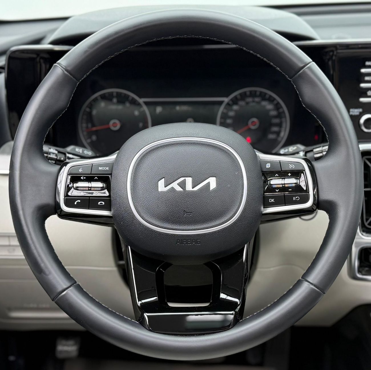 كيا سورينتو 2022 Kia Sorento DLX, 2027 Kia Warranty, Full Kia Service History, 7 Seater, GCC