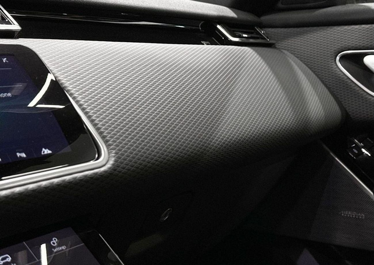 لاند روفر رينج روفر فيلار P250 R-Dynamic 2.0L