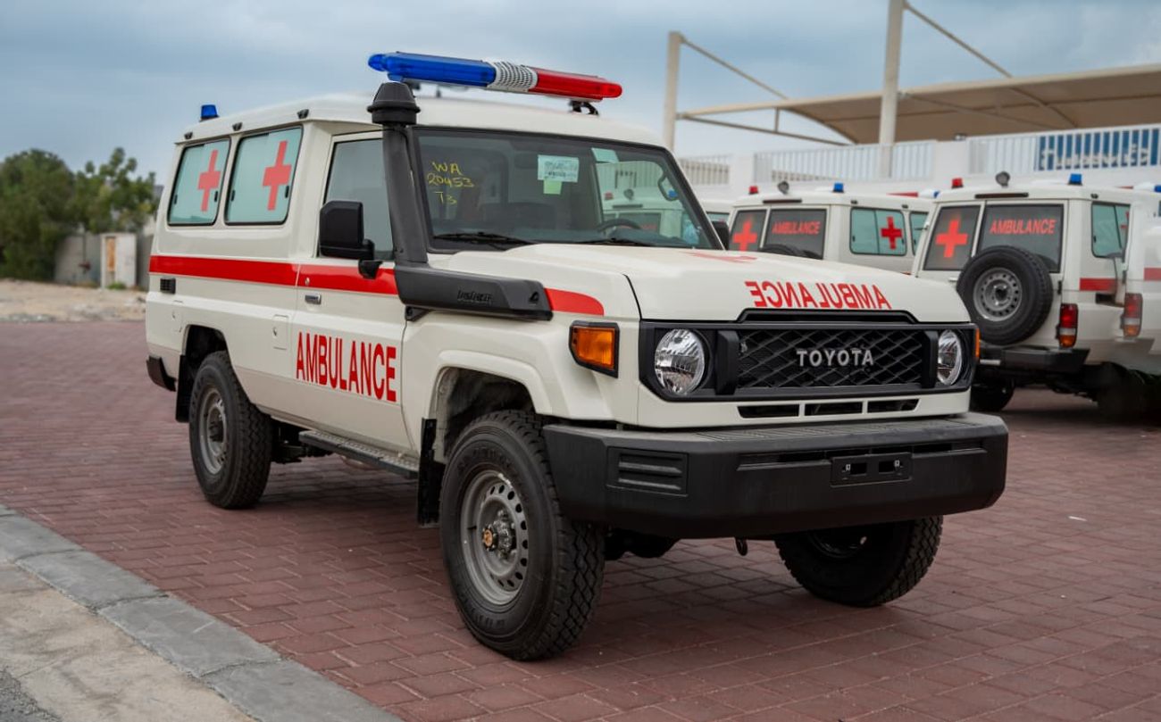 تويوتا لاند كروزر 70 LC 78 | Manual Transmission | 4.2L Diesel | 3 door | Basic Life Support Ambulance