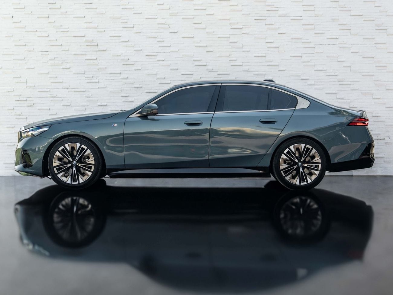 بي أم دبليو 520i M SPORT