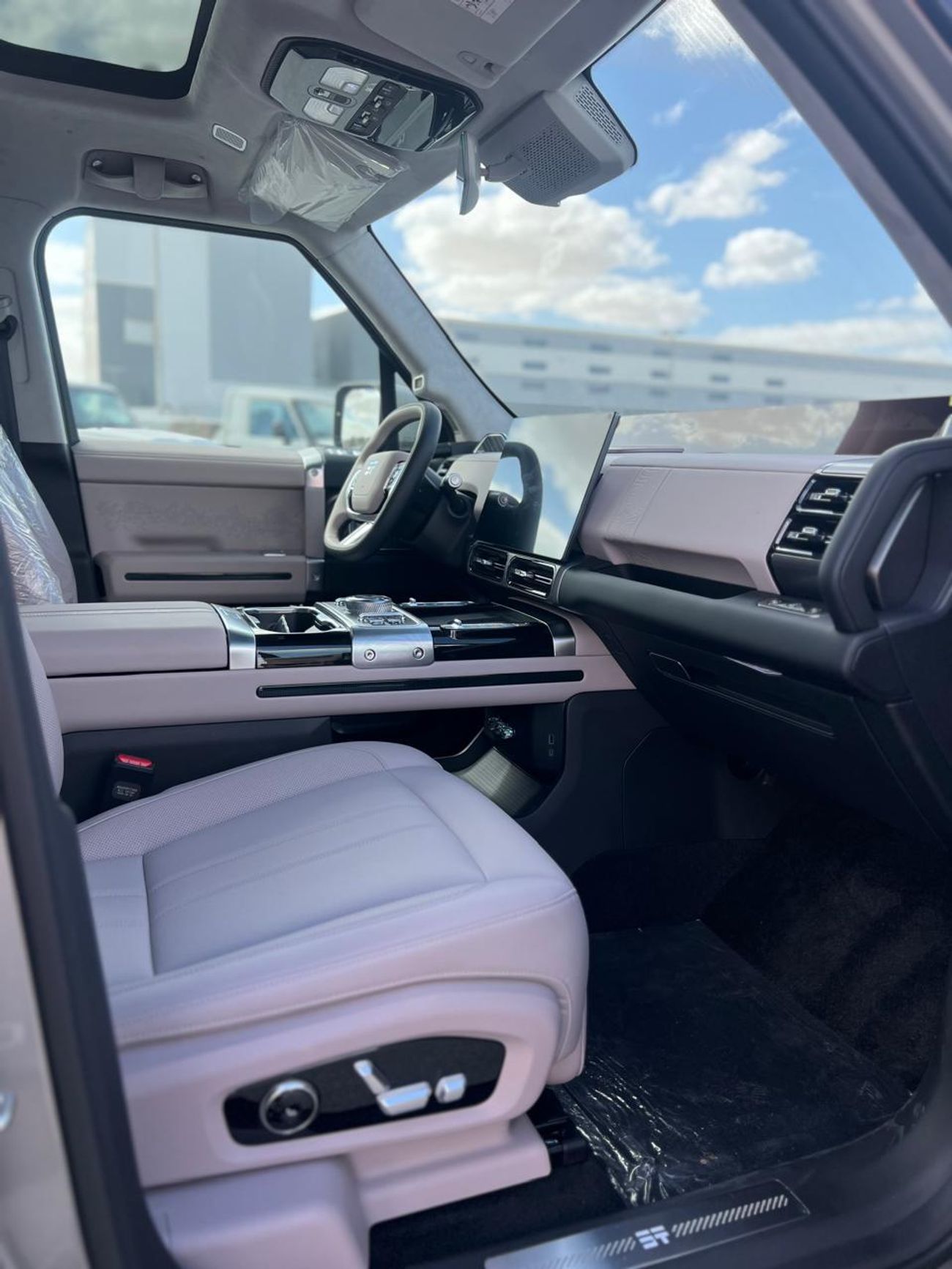 Jetour G700 2.0L Turbo engine FlagShip edition  with dual electric motors, 904HP