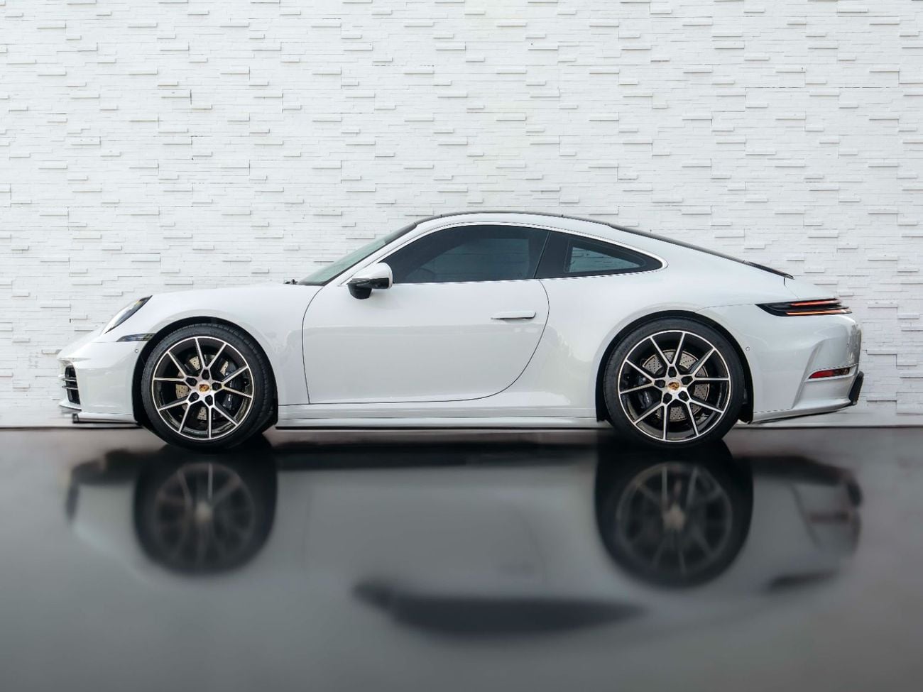 Porsche 911 CARRERA