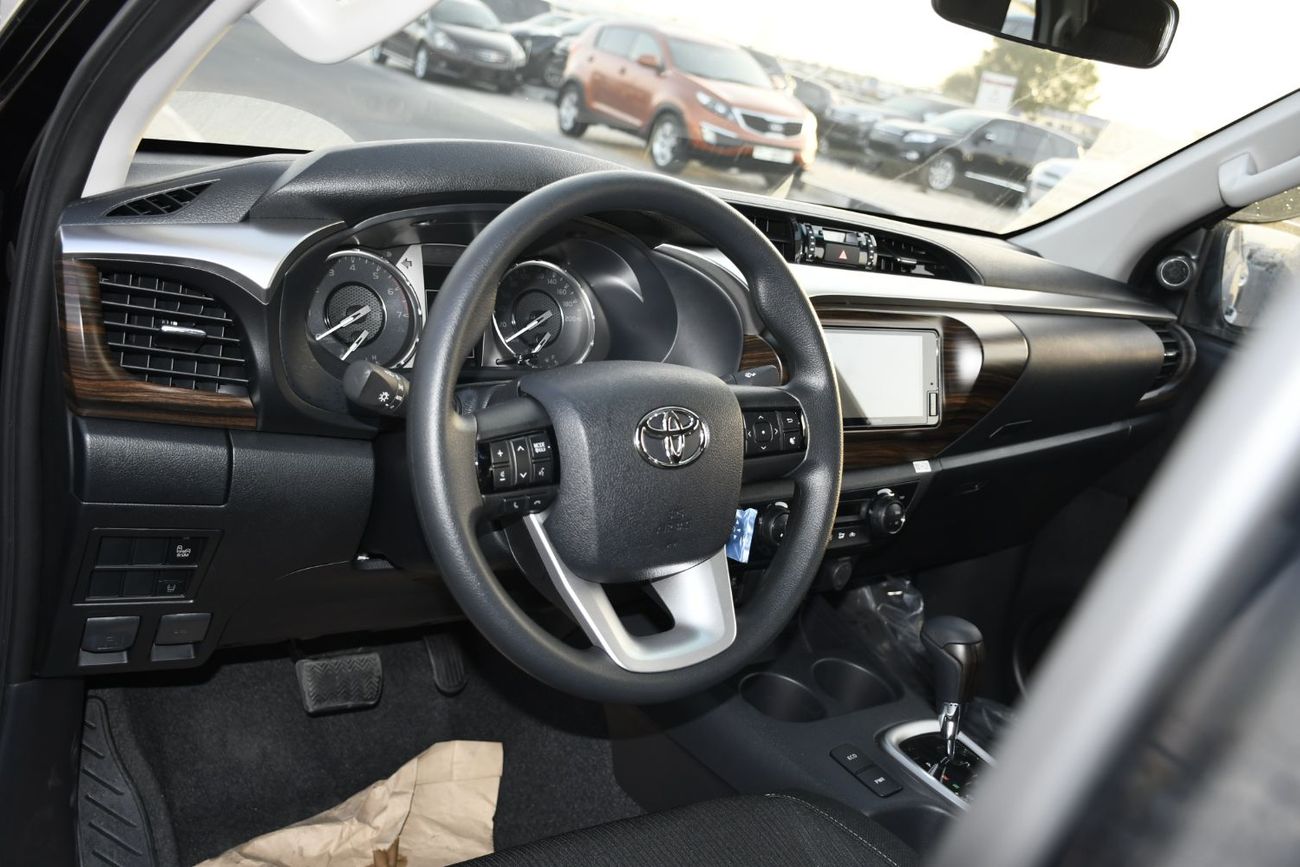 Toyota Hilux 2.7L V4 SR5 BSM Push Start full option ( Ready Stock )