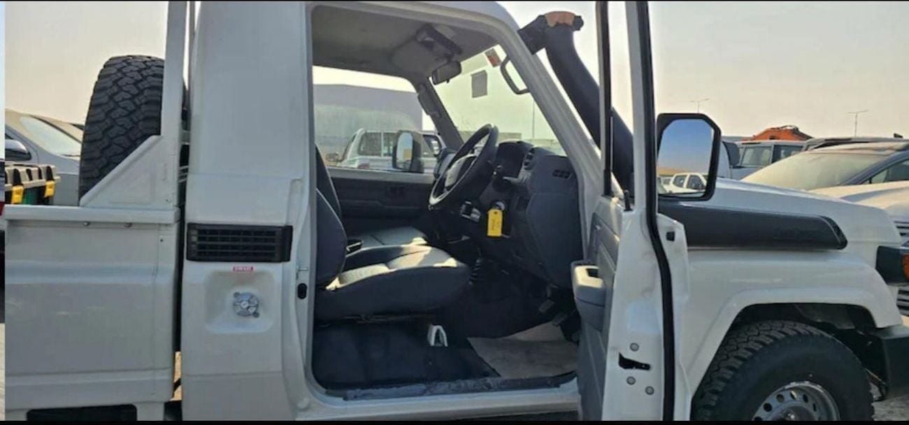 تويوتا لاند كروزر بيك آب Toyota Land Cruiser 79 Single Cab Diesel RHD