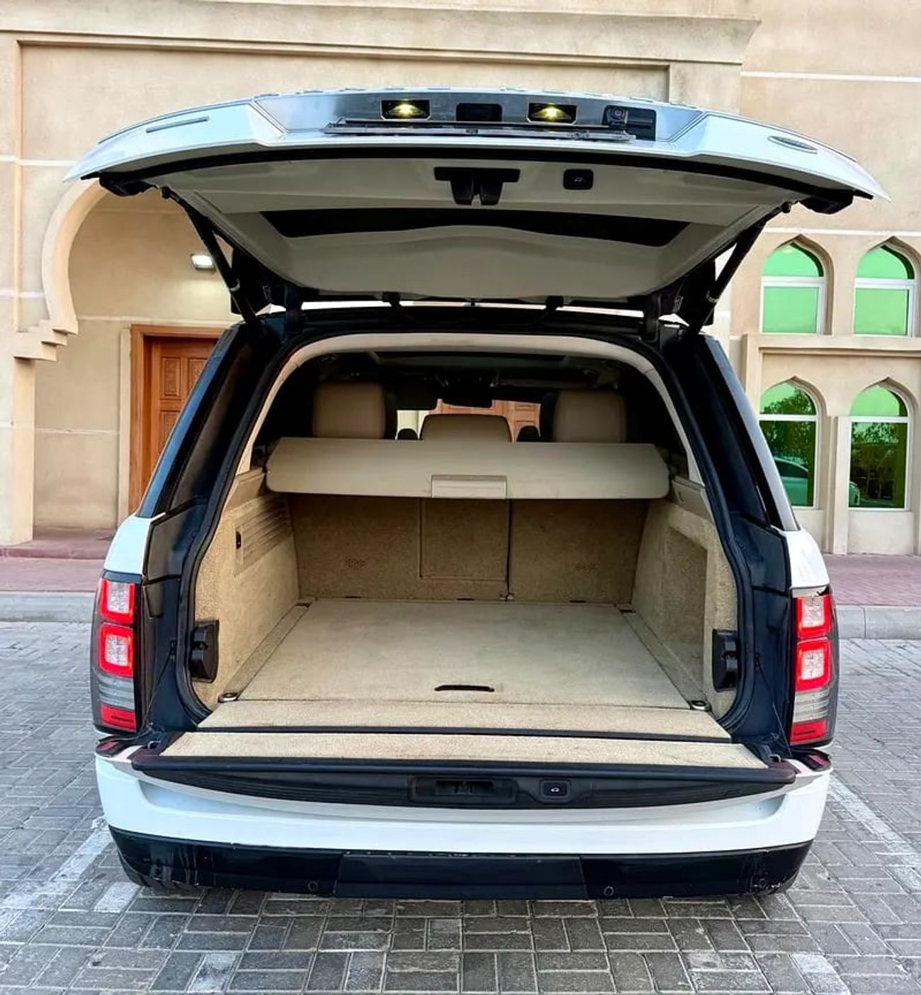 Land Rover Range Rover VOGUE LE GCC Specs