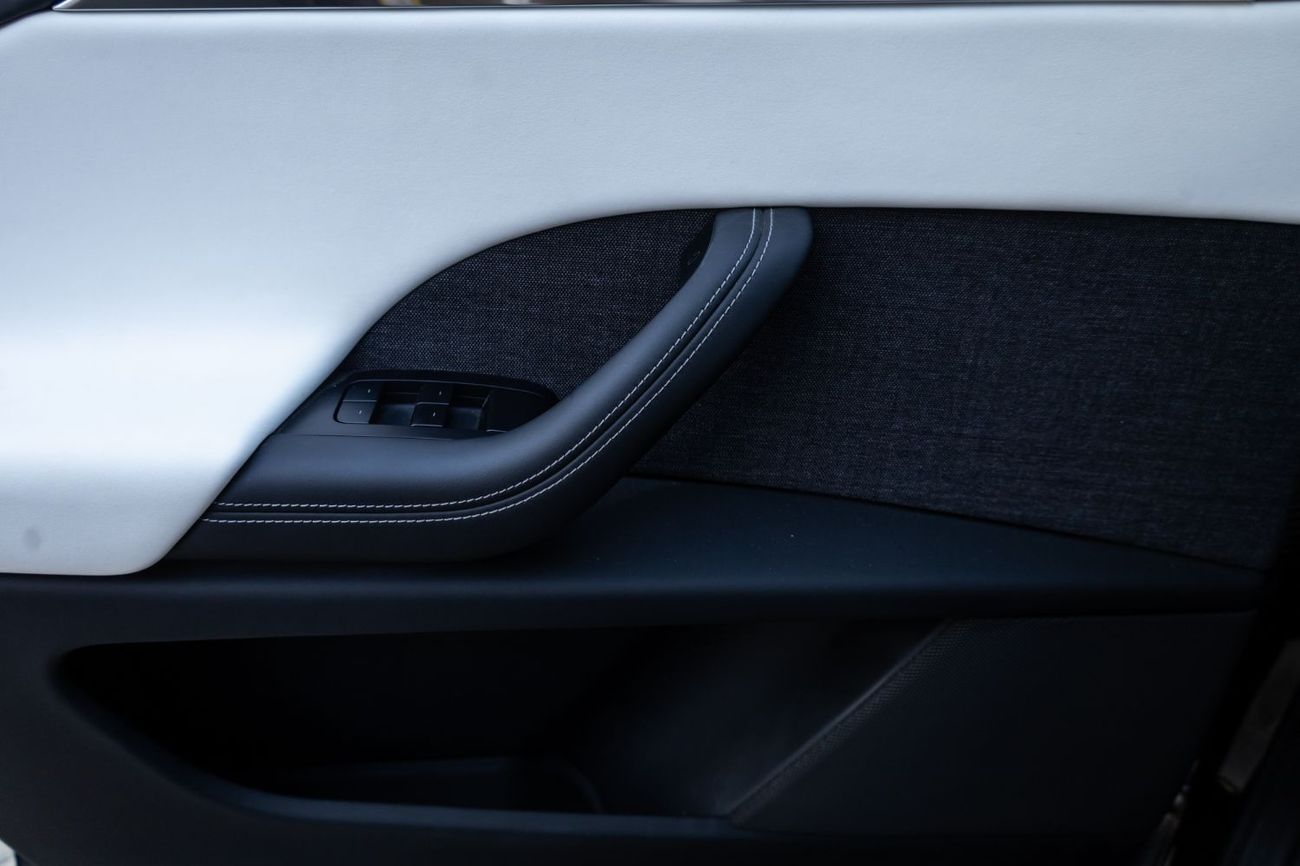 Tesla Model Y Long Range (AWD)