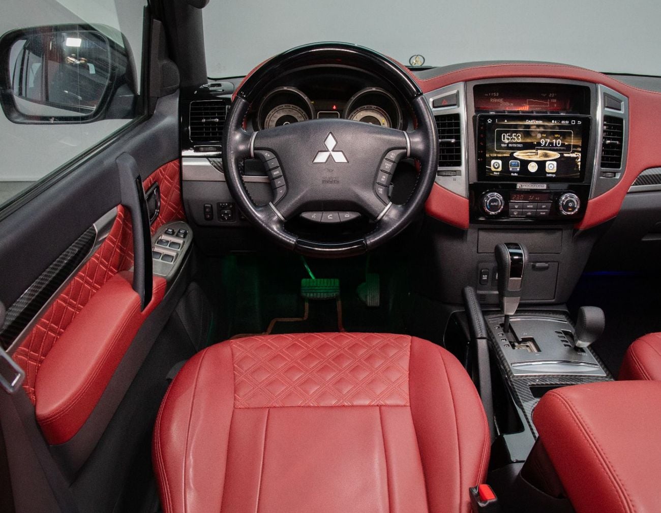 Mitsubishi Pajero Signature Edition