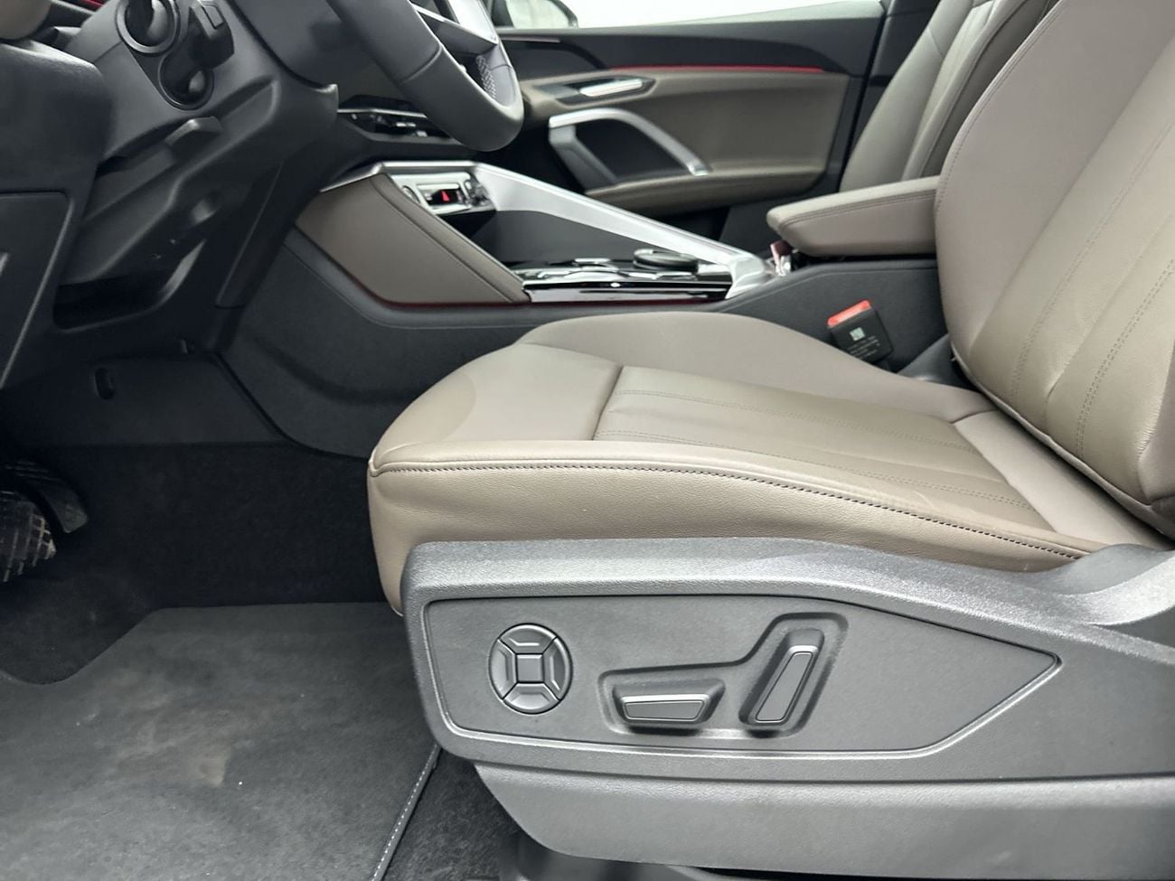 Audi Q5 45 TFSI Quattro 2.0L Q5 SUV TFSI quattro 204hp (Ref# 29262) - EXCLUSIVE OFFER