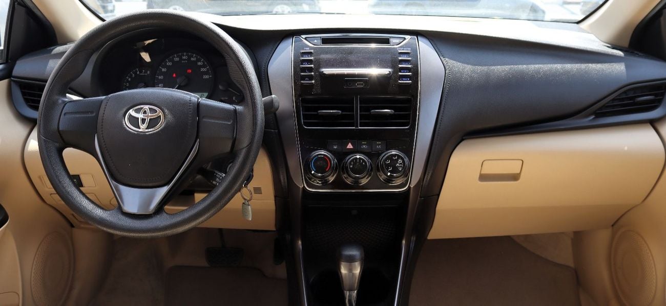 Toyota Yaris Y2 ACCIDENTS FREE - GCC - ORIGINAL PAINT - ENGINE 1500 CC - PERFECT CONDITION INSIDE OUT