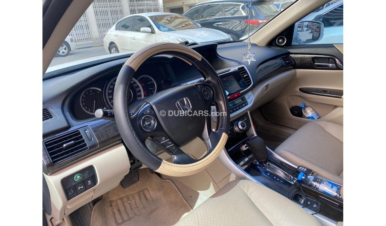 هوندا أكورد LX GCC FULL OPTION