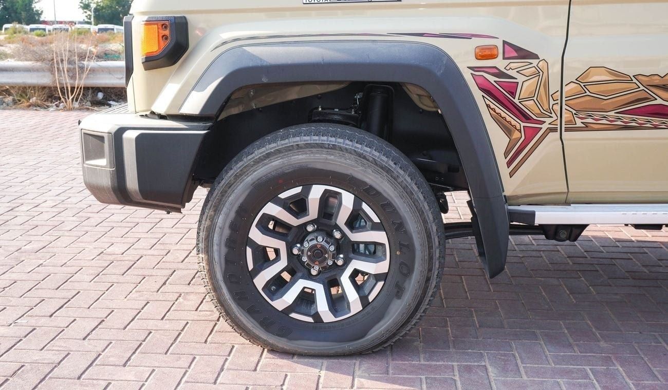 Toyota Land Cruiser Pick Up LX 4.0L V6 A/T