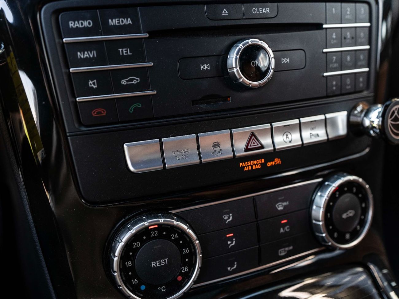 مرسيدس بنز SLC 200 Std 2.0L