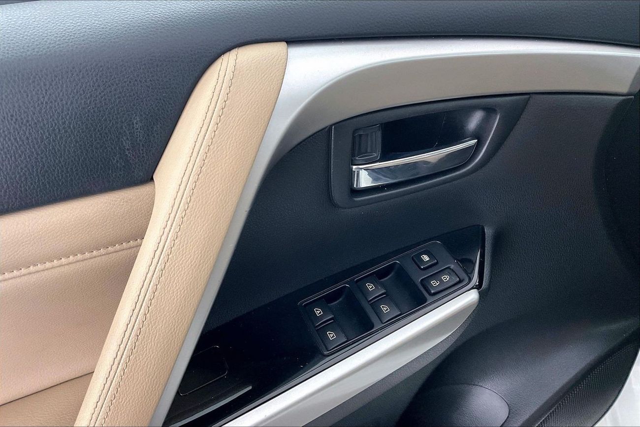 ميتسوبيشي مونتيرو سبورت GLS Premium | National Day Celebration | شامل الضمان | 0 ﺪﻔﻋﺓ ﺃﻮﻟﻯ