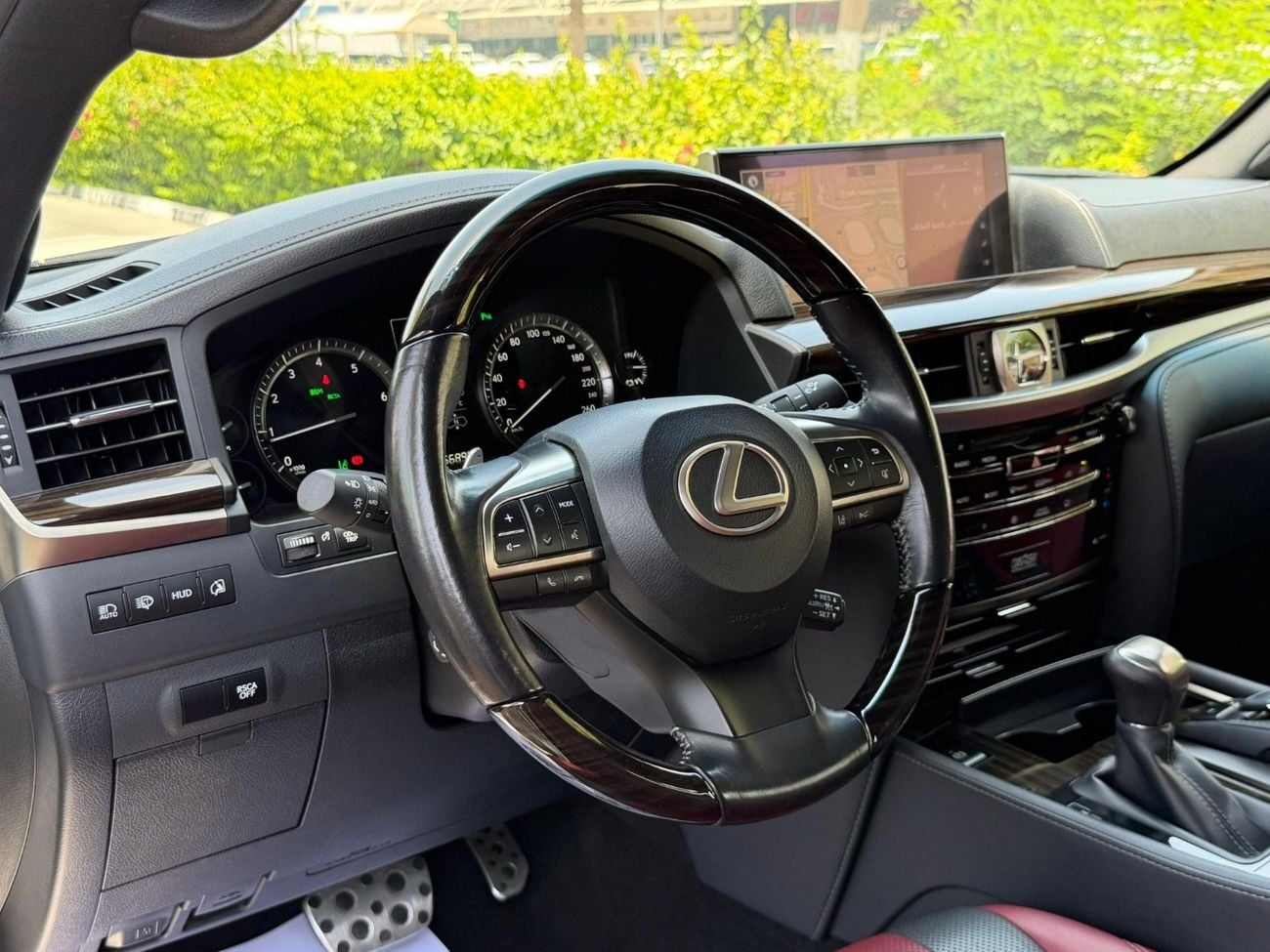 Lexus LX570 SIGNATURE