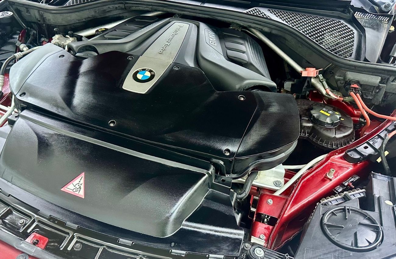 بي أم دبليو X6 50i M Sport Dynamic Plus 4.4L