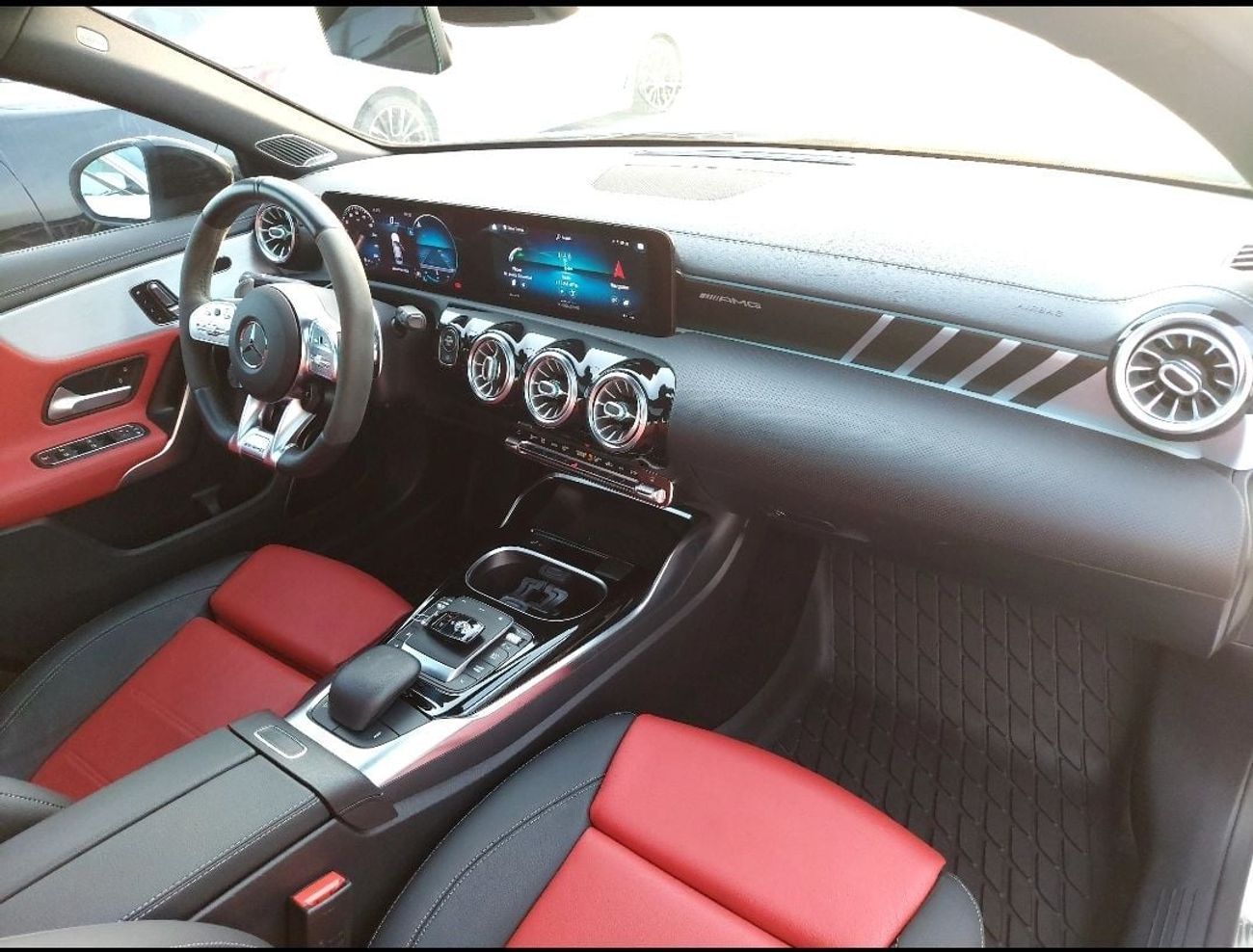 مرسيدس بنز A 35 AMG Premium + 2.0L