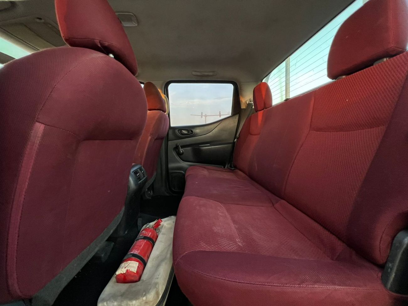 Nissan Navara Std 2.5L RWD A/T