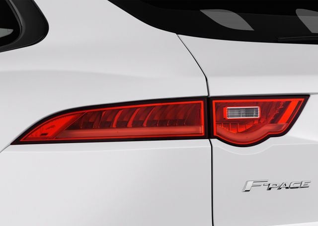 جاغوار F-Pace exterior - Tail Light