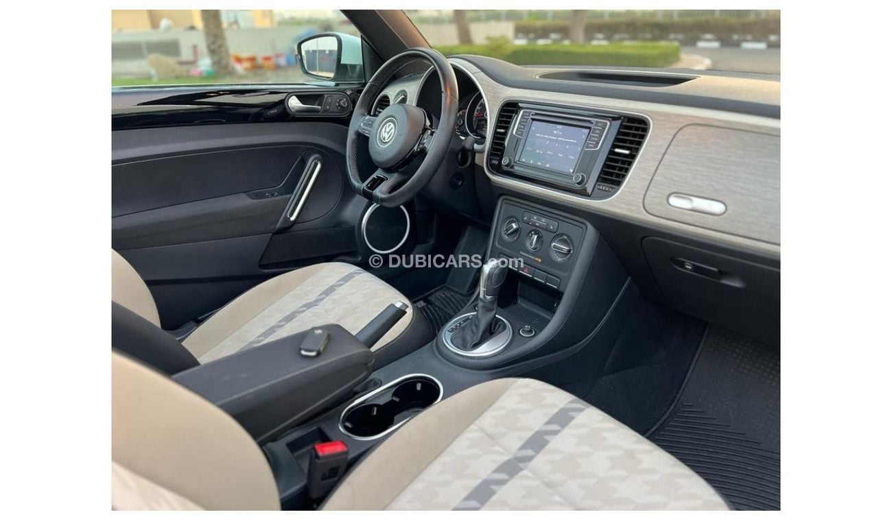 Volkswagen Beetle VOLKSWAGEN BEETLE TURBO 2018 IN LOW MILEAGE CONVERTABLE