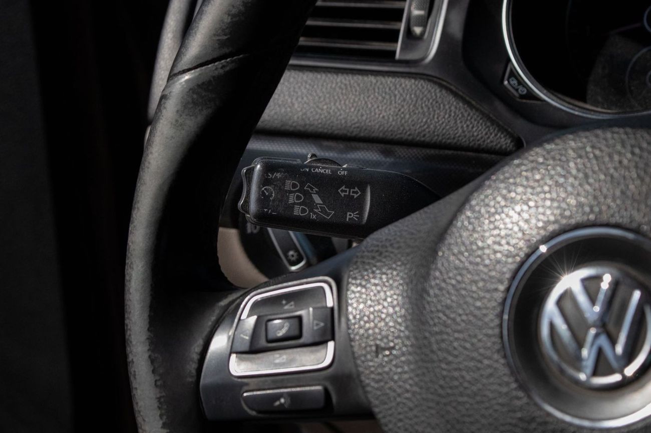 Volkswagen Jetta VOLKSWAGON JETTA Comfortline SE 2.0L | FULL OPTION | GCC