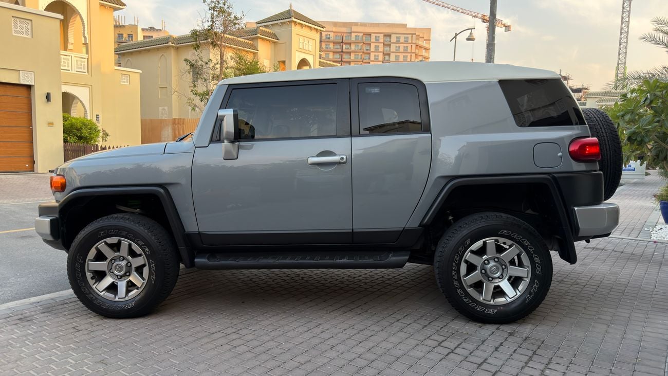 تويوتا إف جي كروزر