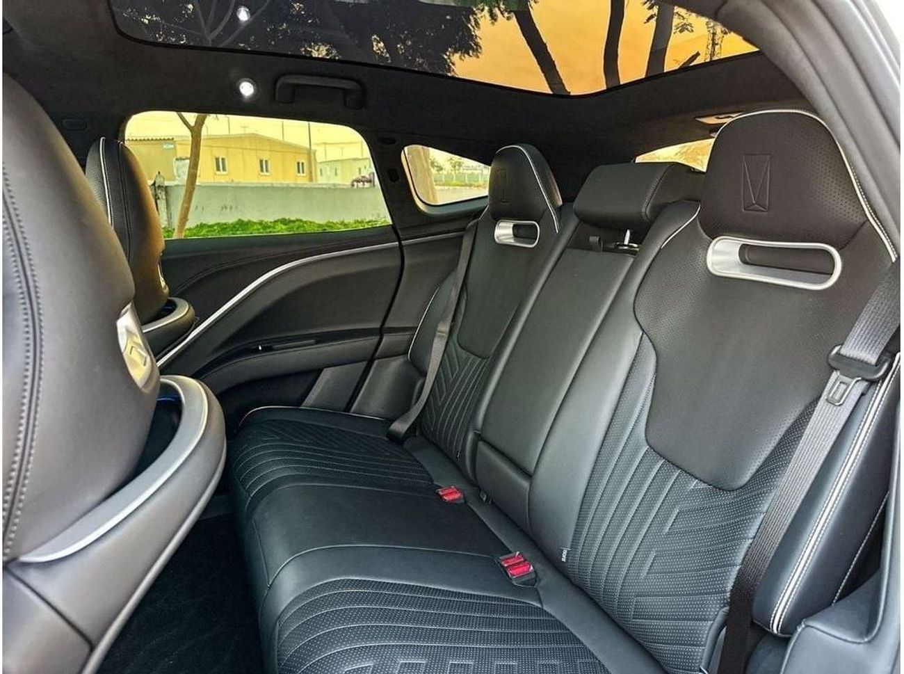 أفاتر 11 2023 USED AVATR 11 AWD / 90 kWH / WLTC (580 KM) / LAW MILEAGE (16,000 KM) / WARRANTY