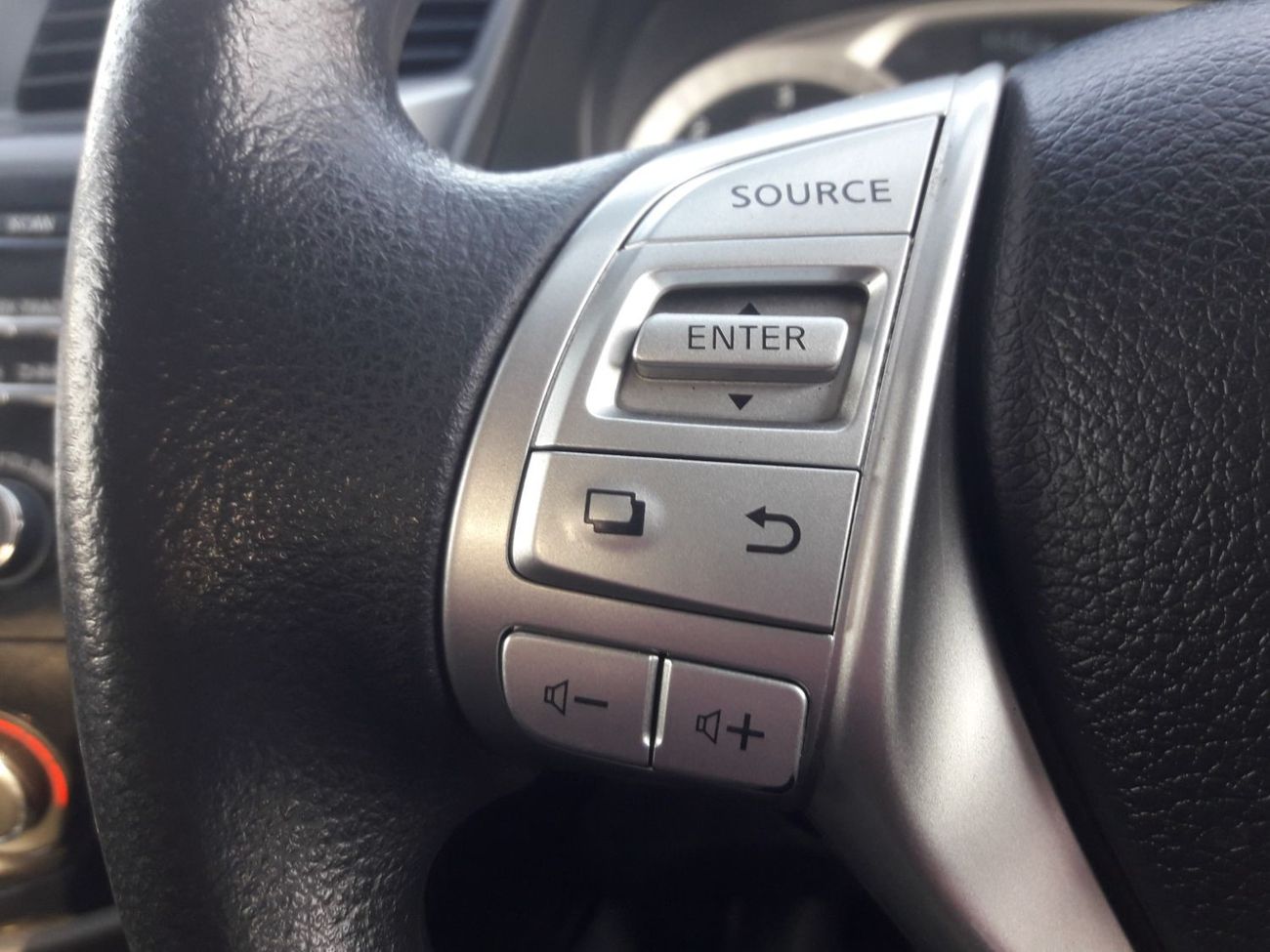 Nissan Navara NISSAN NAVARA RIGHT HAND DRIVE (PM1020)