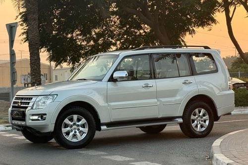 ميتسوبيشي باجيرو GLS Mid 3.0L (175 HP)