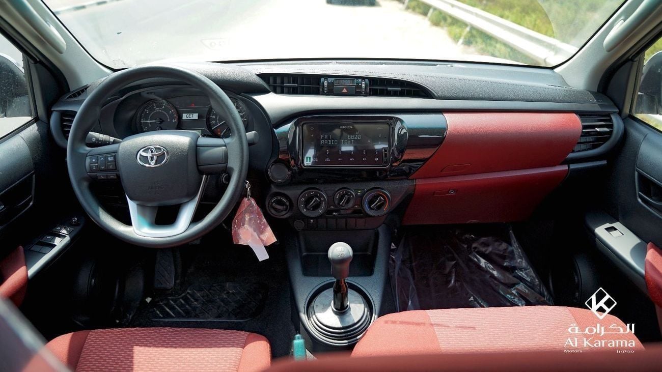 تويوتا هيلوكس 2.4L DLX 4x4 Manual Transmission | 6 Seater | GCC Specs | Power Mirror | Touch Screen Media Player