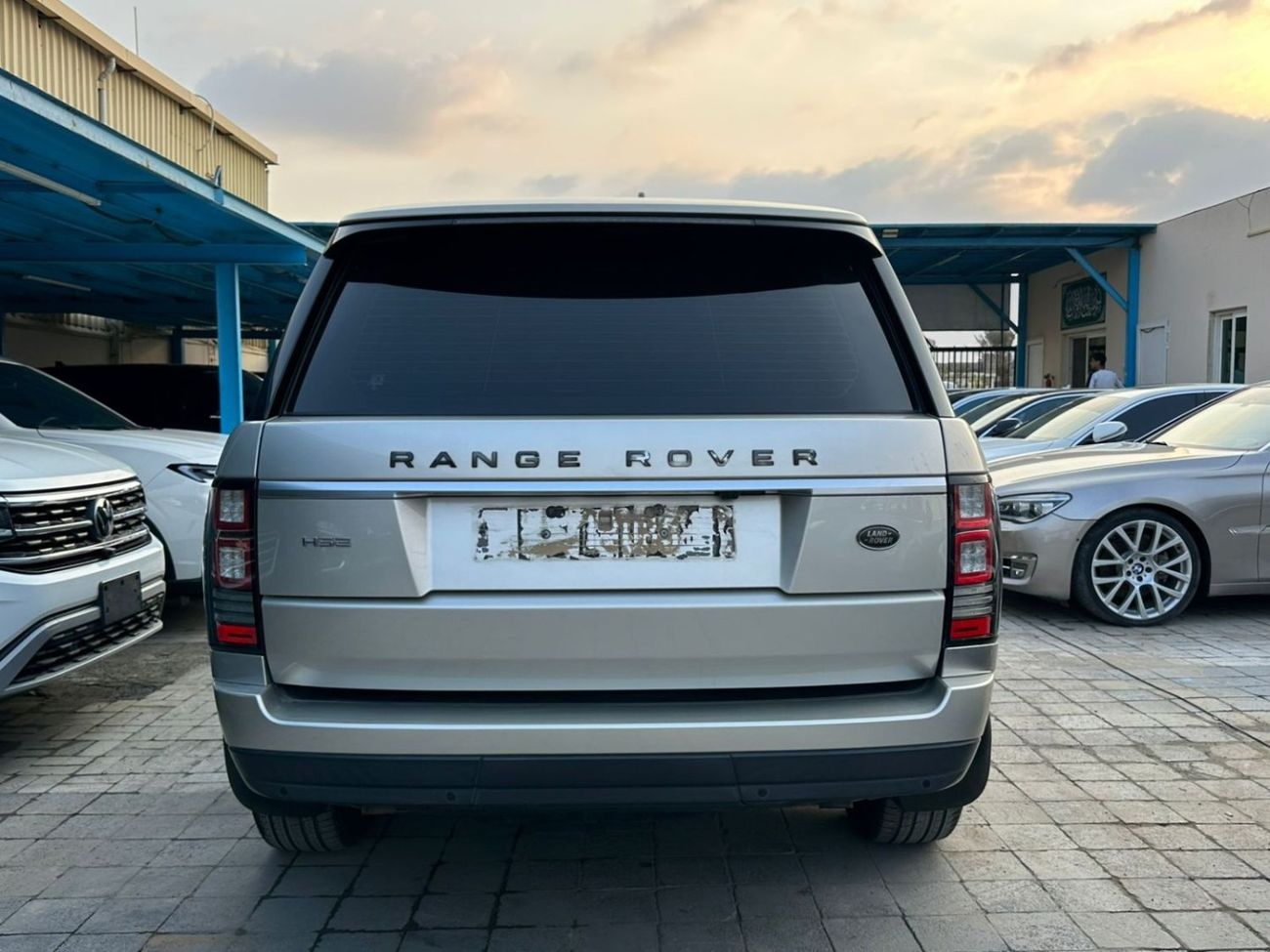 Land Rover Range Rover HSE 5.0L - 2014 - V8 - 375 HP - GCC Specs - One Owner - Perfect Condition - Full Service History