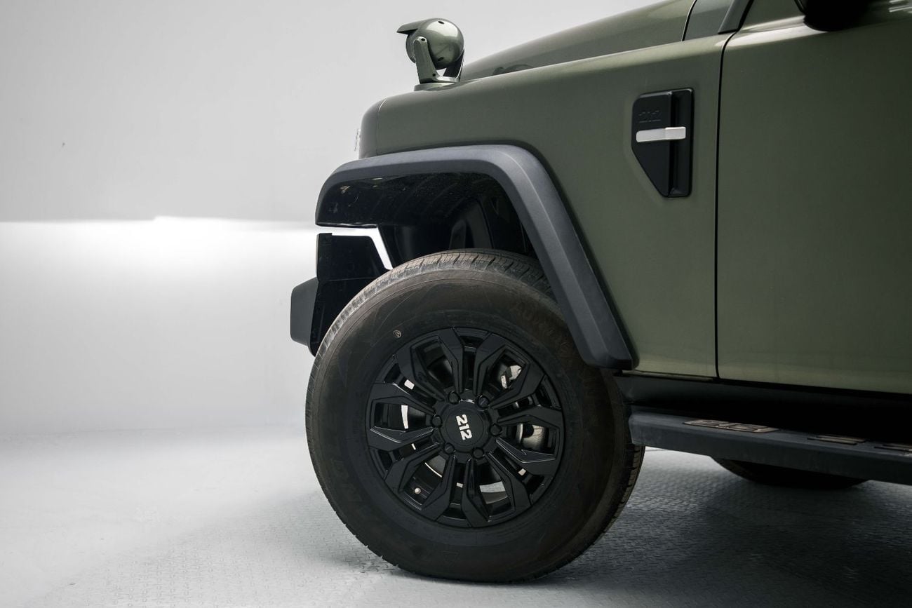 باو 212 T01 ADVENTURER 2.0L - GREEN INSIDE BLACK | EXPORT ONLY