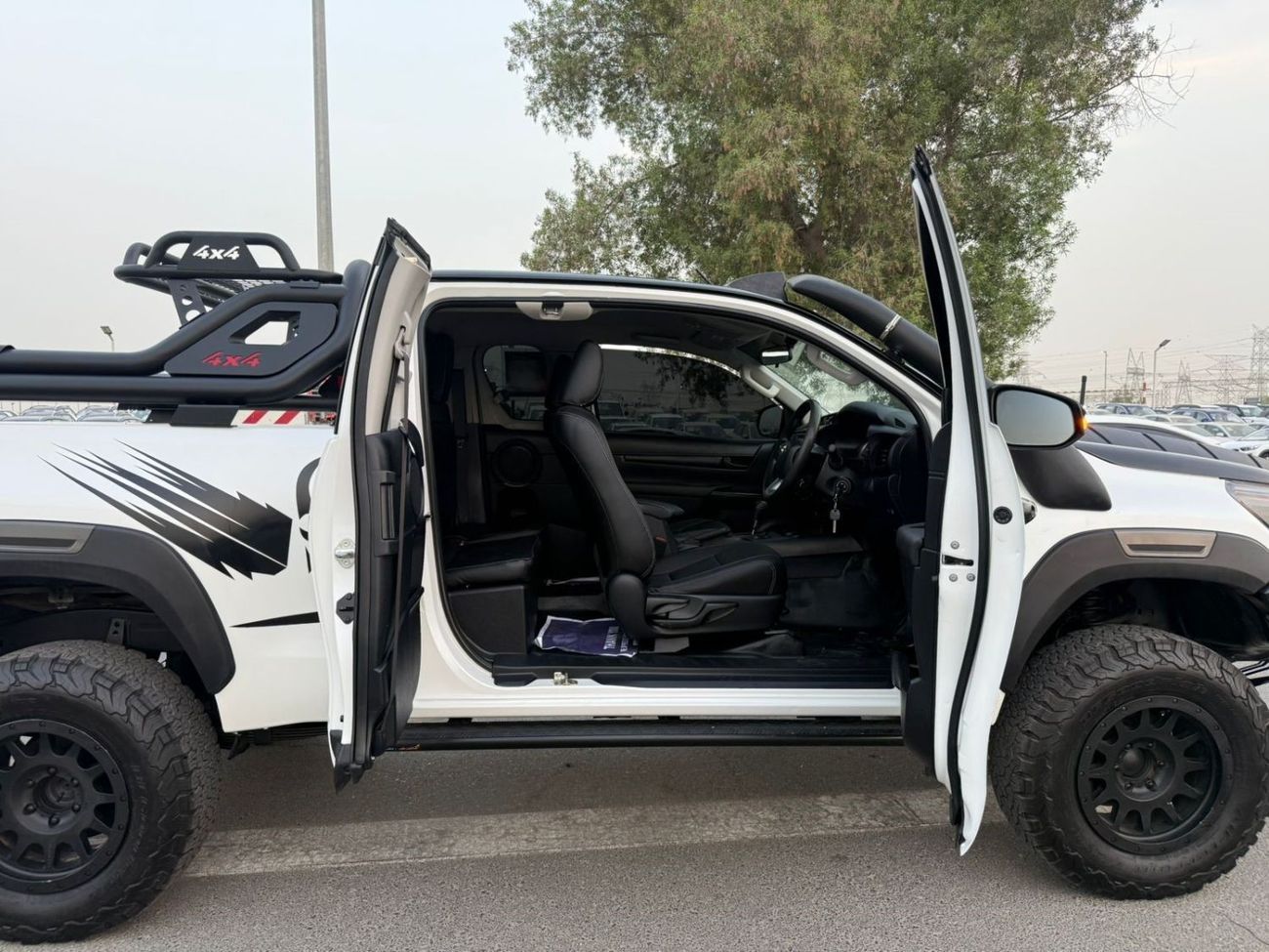 Toyota Hilux SMART CAB OFF ROAD MODIFIED 2019 | 2.8L DIESEL ENGINE | AT | AIR SNORKEL | 4WD