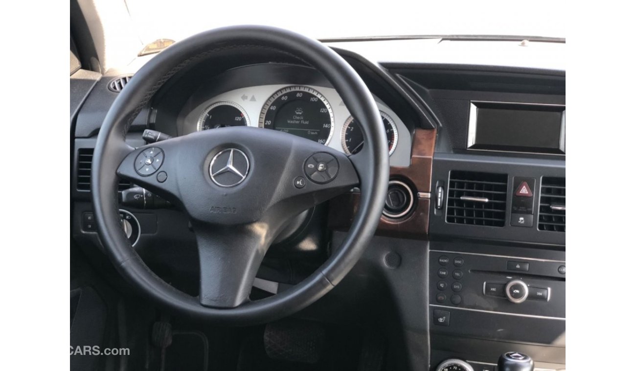 مرسيدس بنز GLK 350 موديل 2012 حاله ممتازه من الداخل والخارج