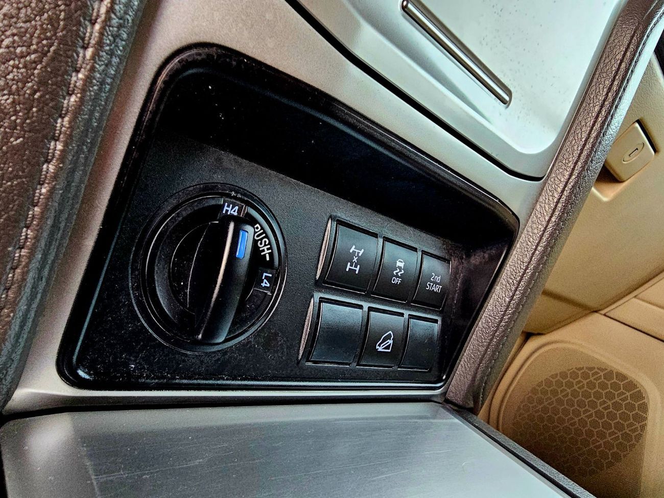 Toyota Prado GXR V6/ SUNROOF/ ORIGINAL PAINT/ SERVICE HISTORY/ SINGLE OWNER/ LOW MILEAGE