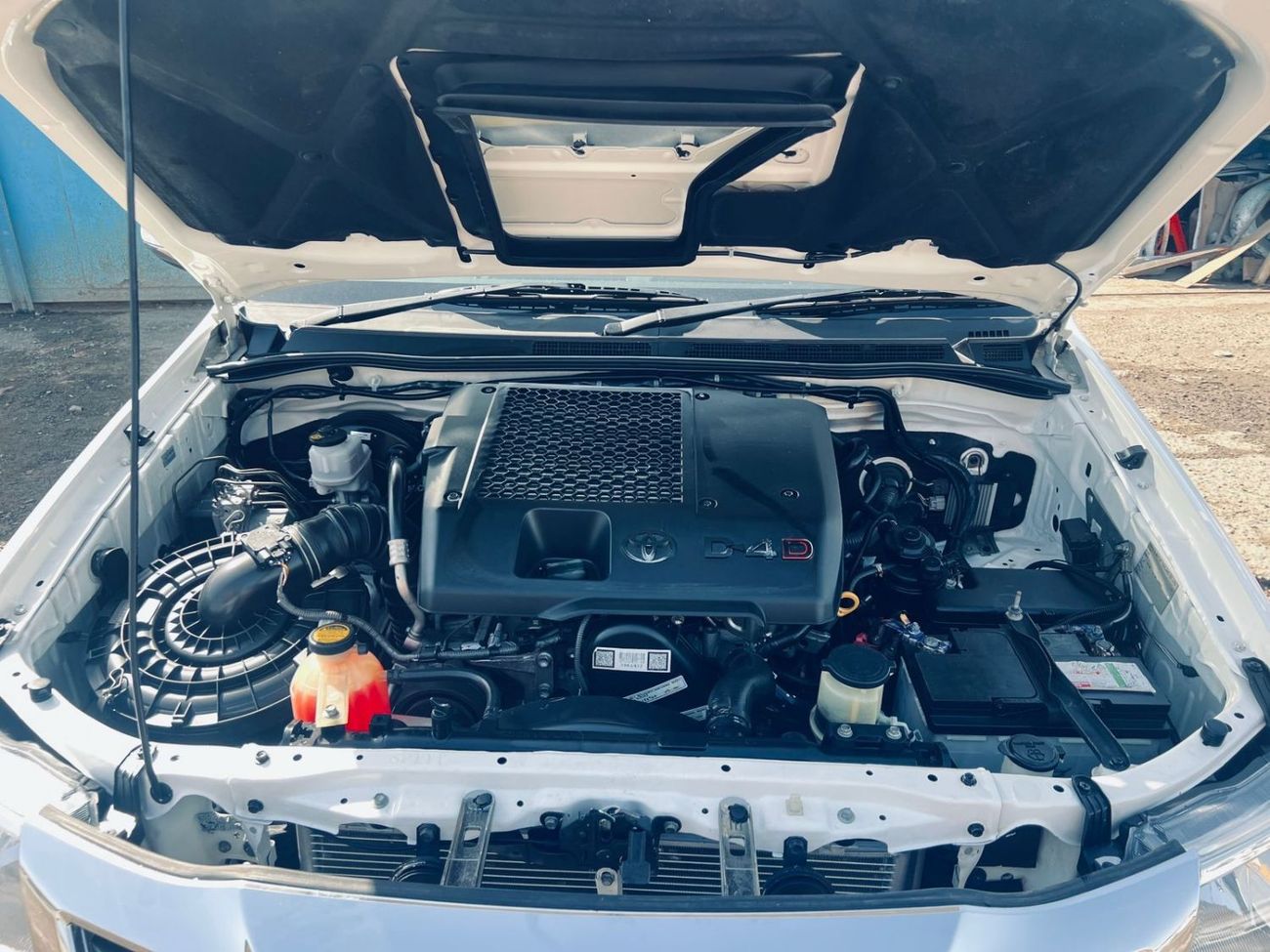 Toyota Hilux DIESEL 3.0 LITER ,AUTOMATIC RIGHT HAND DRIVE