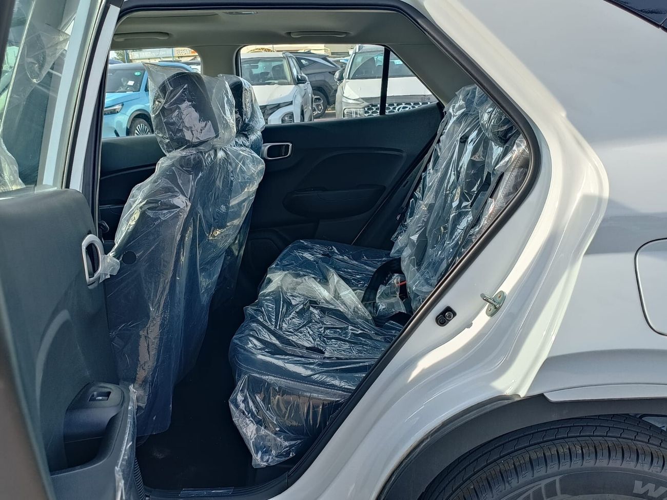 هيونداي فنيو Premier Plus Turbo/ 1.0L V4/ SUNROOF/ FULL OPTION (CODE # VEN10AF)