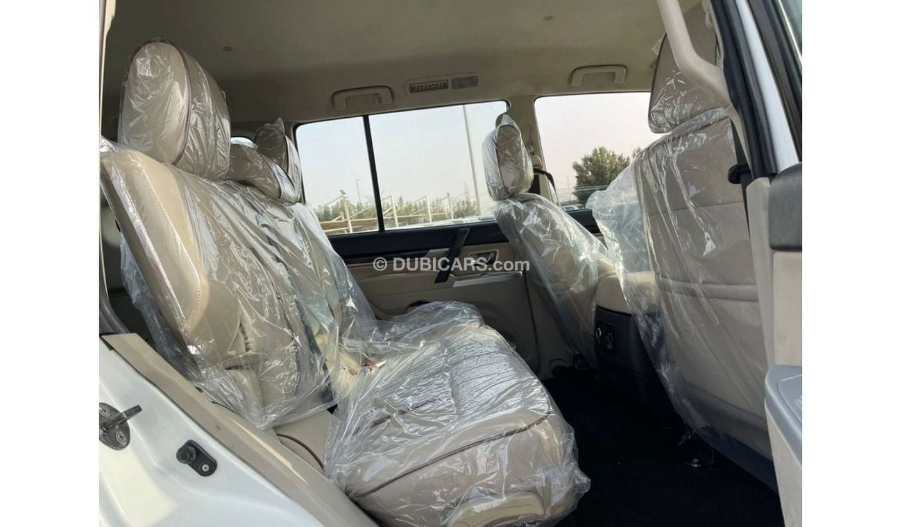 ميتسوبيشي باجيرو 2016 Mitsubishi Pajero 4x4 GLS MidOption / 100% Accident free