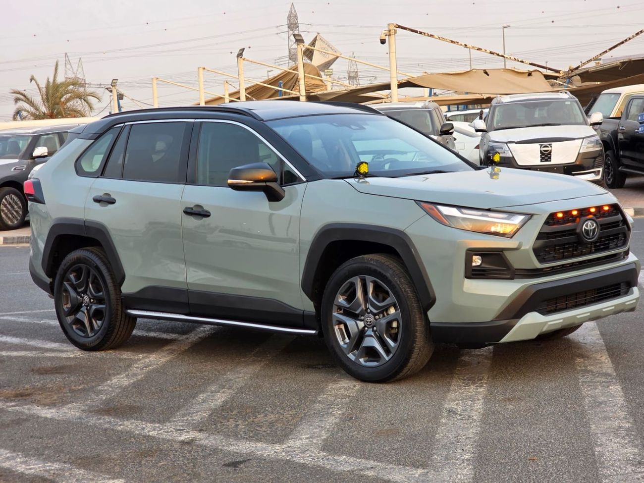 Toyota RAV4 2023 Model XLE Premium Sunroof , trunk automatic and original leather seats