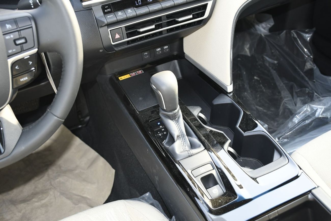 تويوتا كامري 2.5L LE Petrol GCC (Ready Stock)